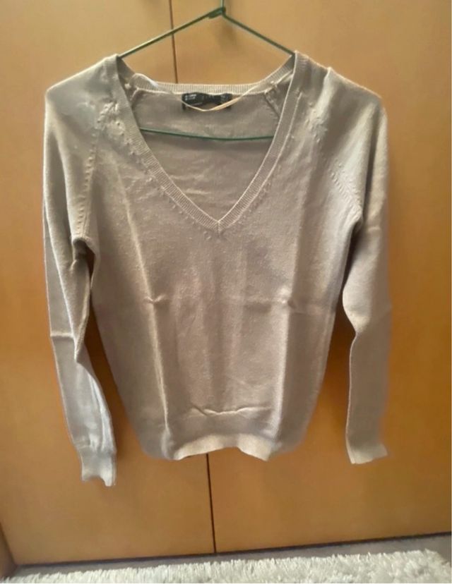 Jersey beige cuello pico