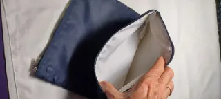 Bustina Armani blu doppia tasca