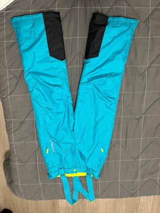 Pantaloni da neve blu e neri