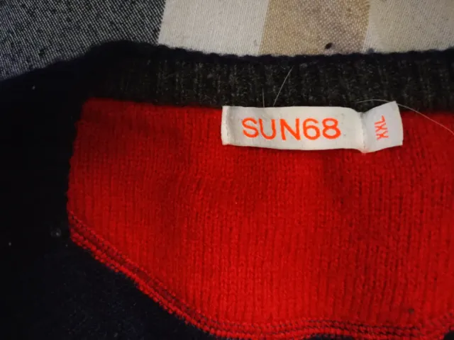 Maglione Uomo Blu con Dettagli Rossi