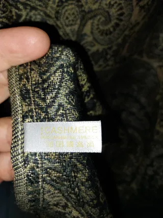 Pashmina beige e nera con fantasia