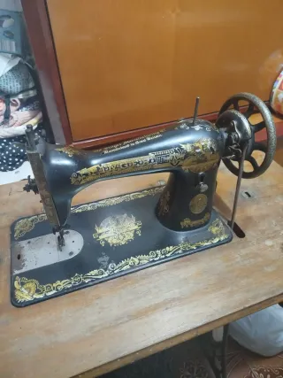 Máquina de coser Singer antigua
