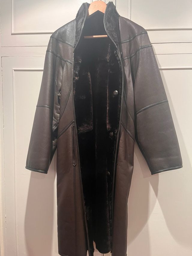 Abrigo mutón napado.