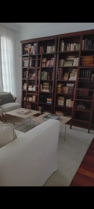 Libreria in legno massello