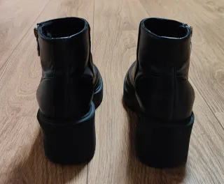 Botines negros Pull&Bear con cremallera