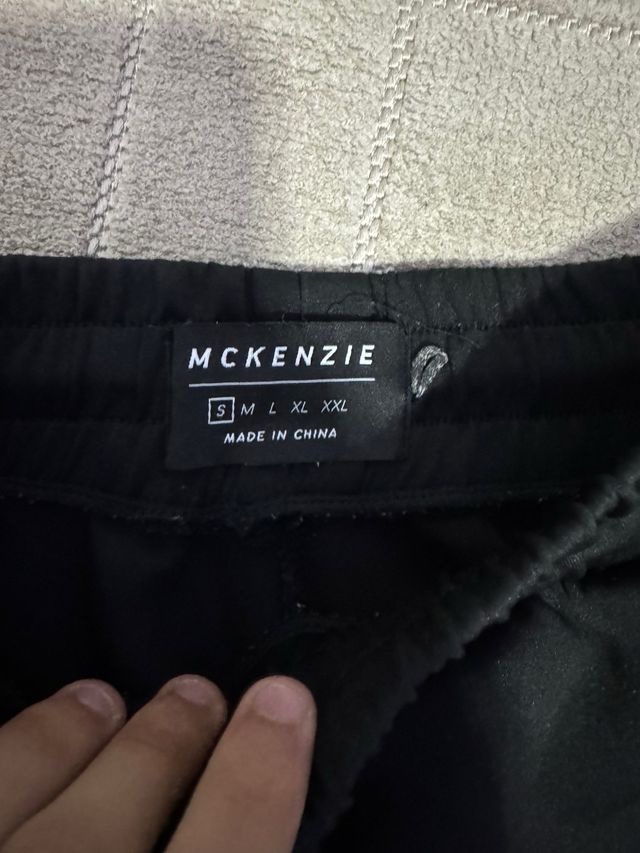Pantalón chándal McKenzie negro