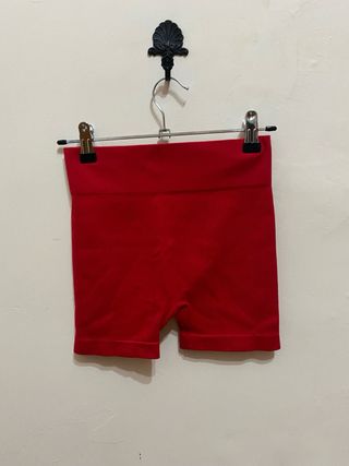 Pantalones cortos rojos mujer