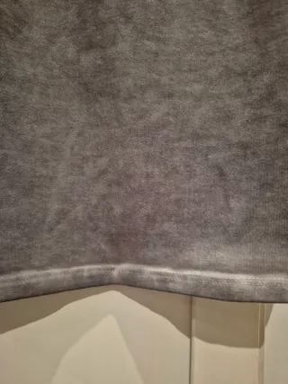 Top gris jaspeado tirantes.