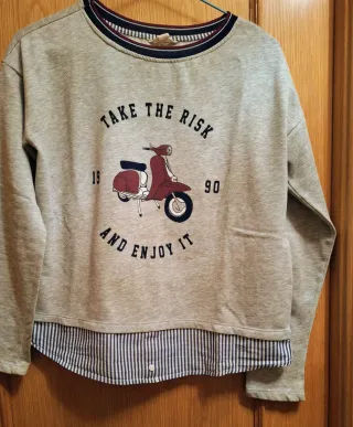Sudadera gris con estampado de moto