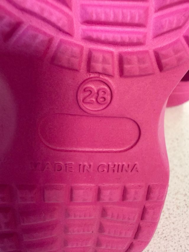 Zuecos piscina fucsia Talla 26