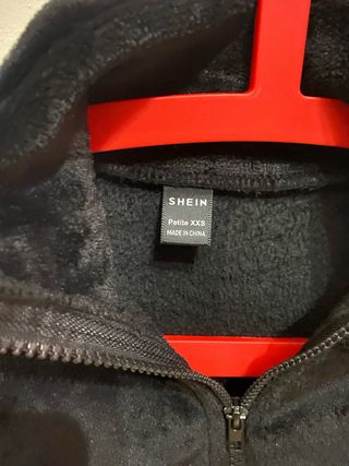 Chaqueta pelocarta mujer negra