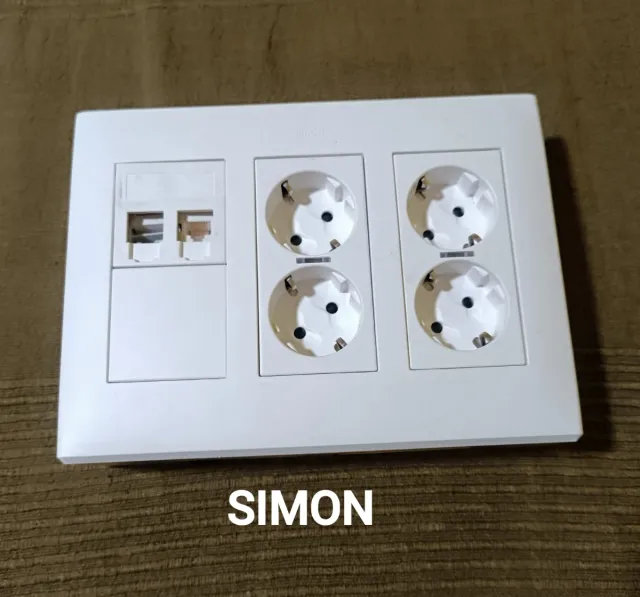 Caja Simon enchufes y RJ45