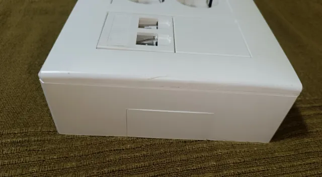 Caja Simon enchufes y RJ45