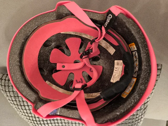 Casco rosa Oxelo para patines/bicicleta