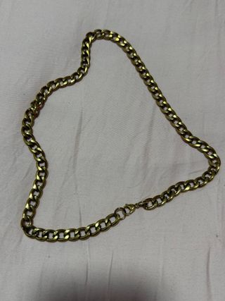 Cadena dorada estilo cubano