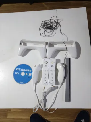 Consola Wii Blanca + 2 Mandos + Wii Sports