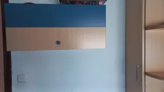 Armario y cama 1 en 2