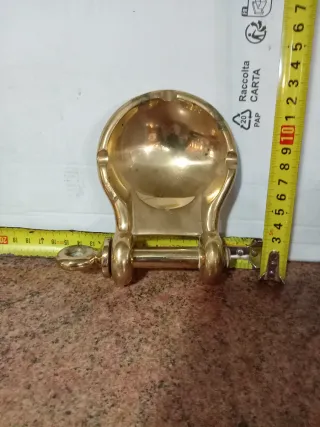 Cenicero naval de latón