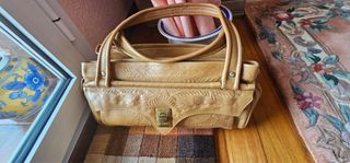 Bolso de piel grabado Zara