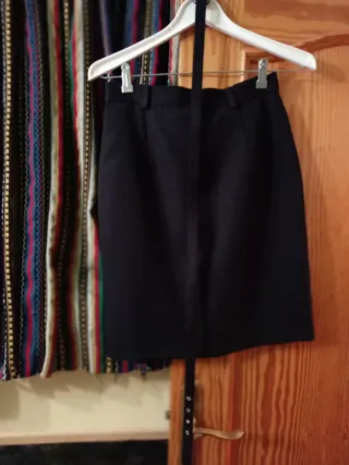 Traje chaqueta y falda negro