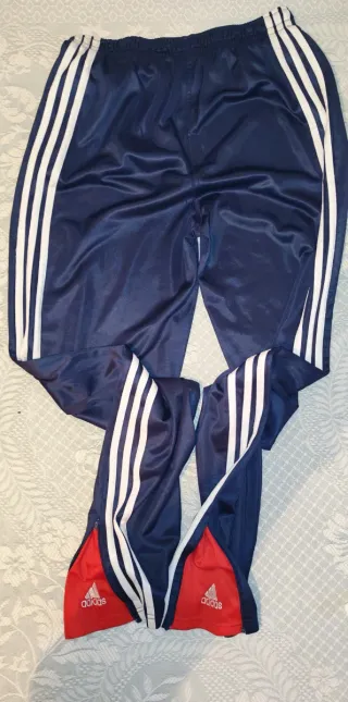 Pantalón chándal Adidas azul y rojo