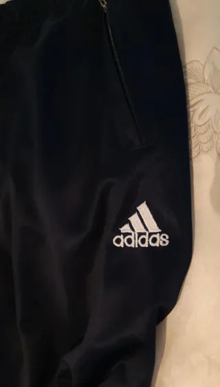 Pantalón chándal Adidas azul y rojo