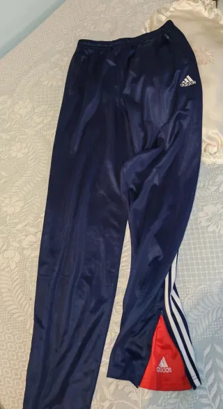Pantalón chándal Adidas azul y rojo