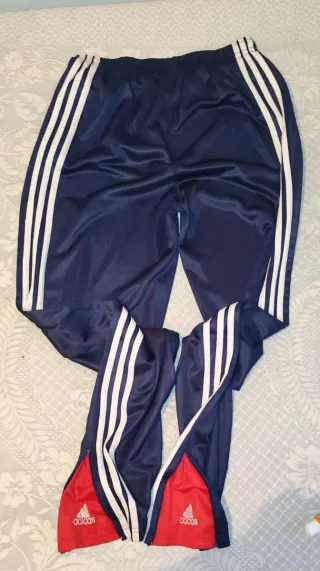 Pantalón chándal Adidas azul y rojo