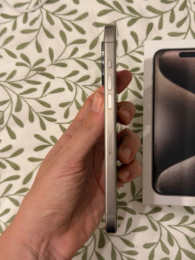 iPhone 15 Pro Max Gris