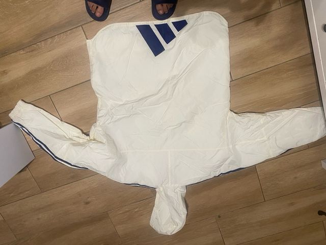 Chaqueta Adidas Blanca con Capucha