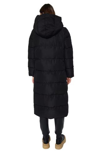 Abrigo largo acolchado mujer negra