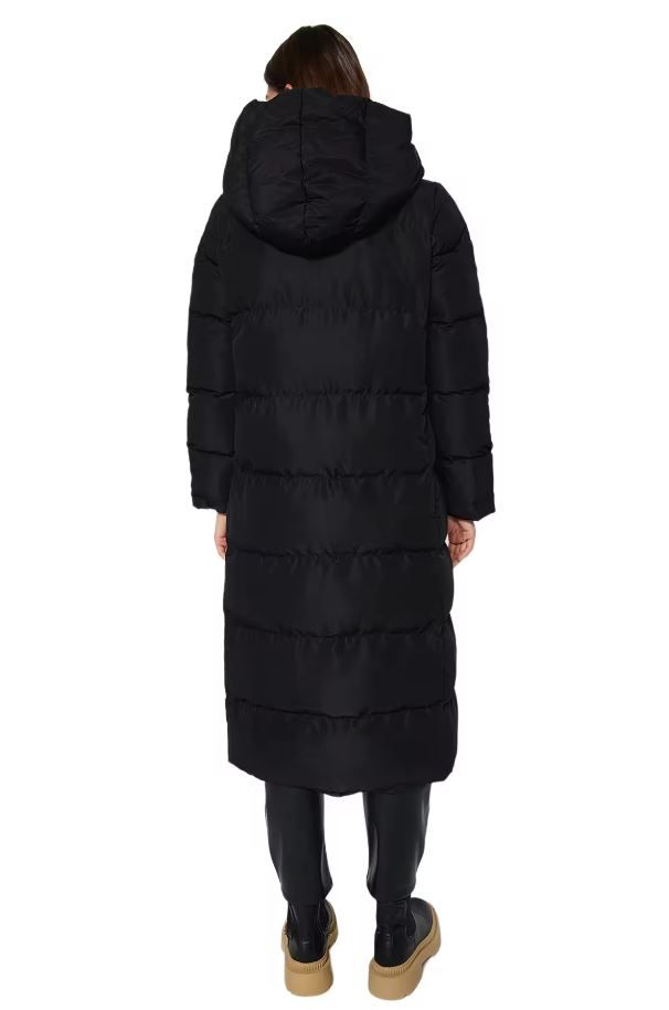 Abrigo largo acolchado mujer negra