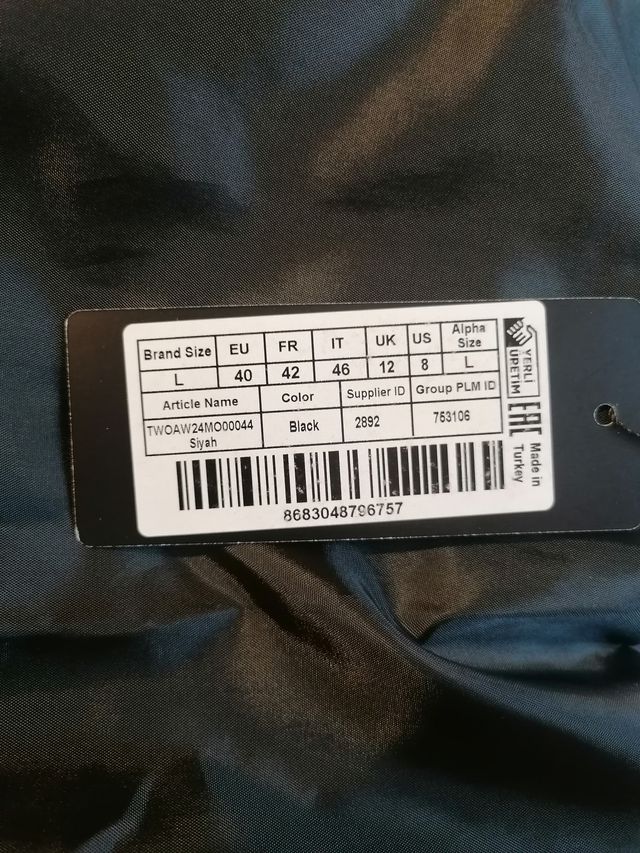 Abrigo largo acolchado mujer negra