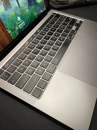 MacBook Pro 13’ M1 16GB / 1TB + Funda