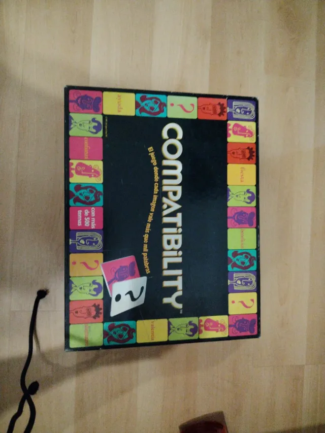 Juego de mesa Compatibility
