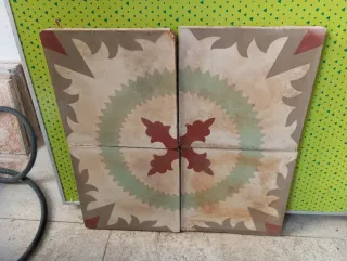 Losas hidráulicas antiguas decoradas