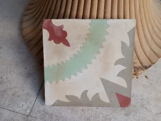 Losas hidráulicas antiguas decoradas