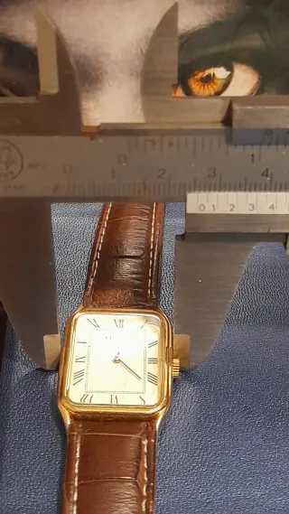 Reloj joyita citizen tipo tank 1980