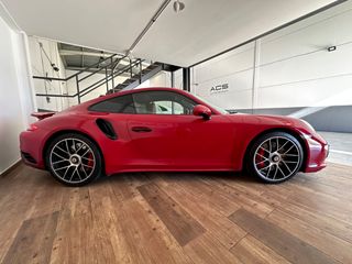 PORSCHE 911 Turbo S