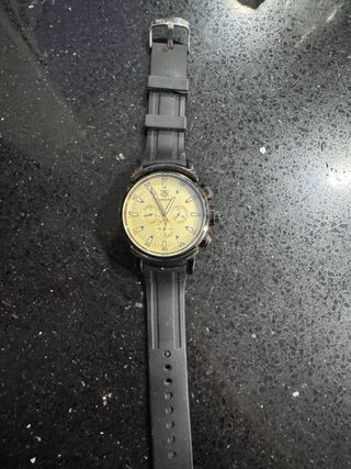 Reloj TAG Heuer Cronógrafo Dorado y Negro