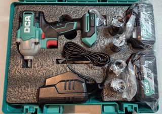 Llave de Impacto DCA 20V y Accesorios con maletín.