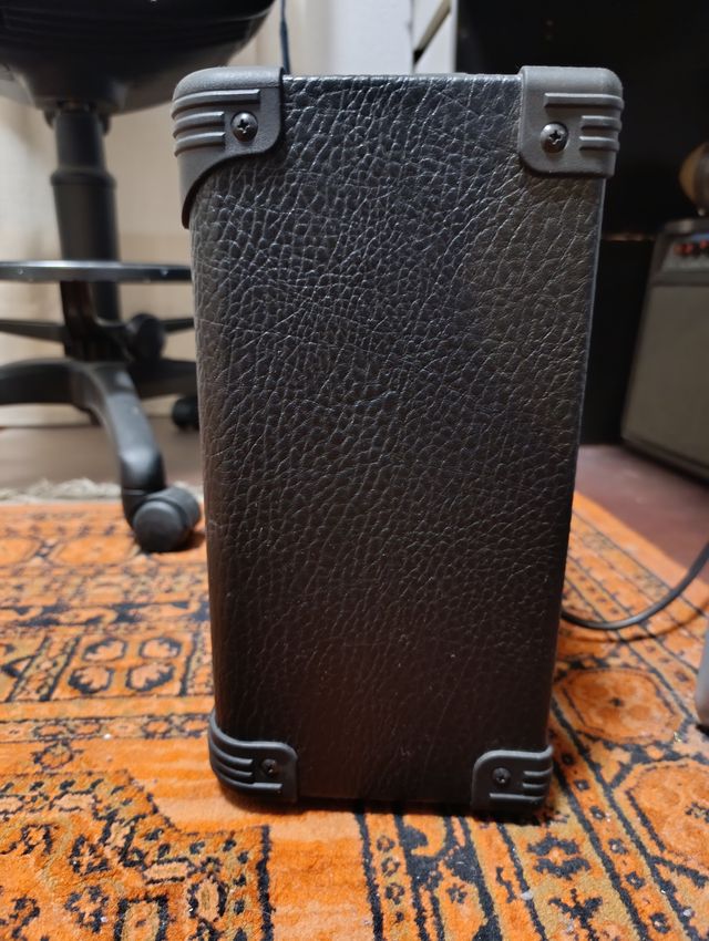 Amplificador Bajo Behringer Ultrabass BT108