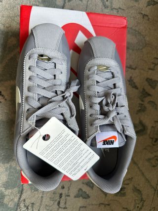 Zapatillas Nike Cortez Grises y Beige