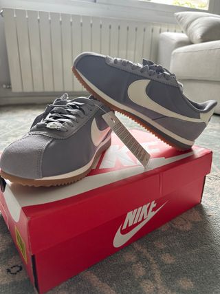Zapatillas Nike Cortez Grises y Beige