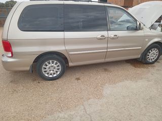 Despiece Kia Carnival - Motor funcionando