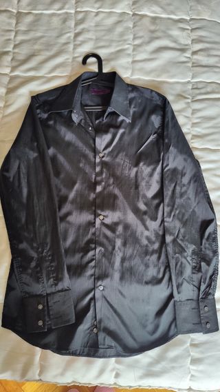 Camisa negra hombre