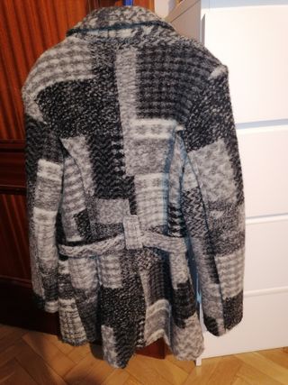 Abrigo lana natural. Mujer