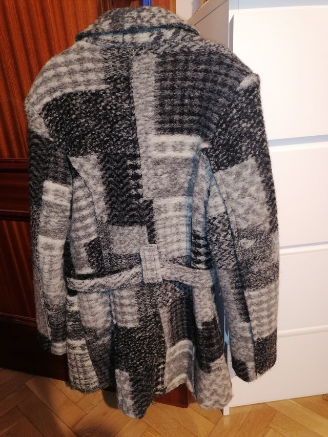 Abrigo lana natural. Mujer