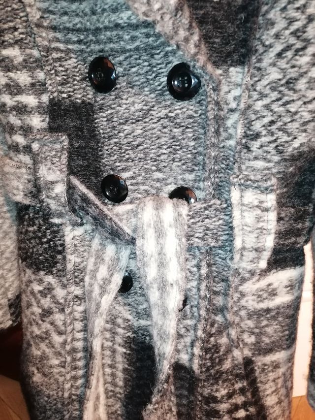 Abrigo lana natural. Mujer