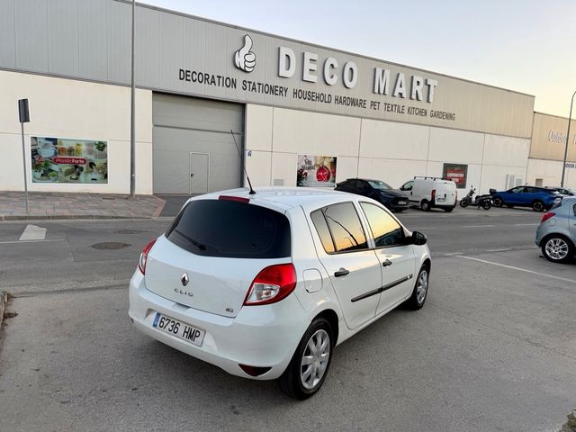 RENAULT CLIO 1.5 DCi 75CV !! 3.999€ !!